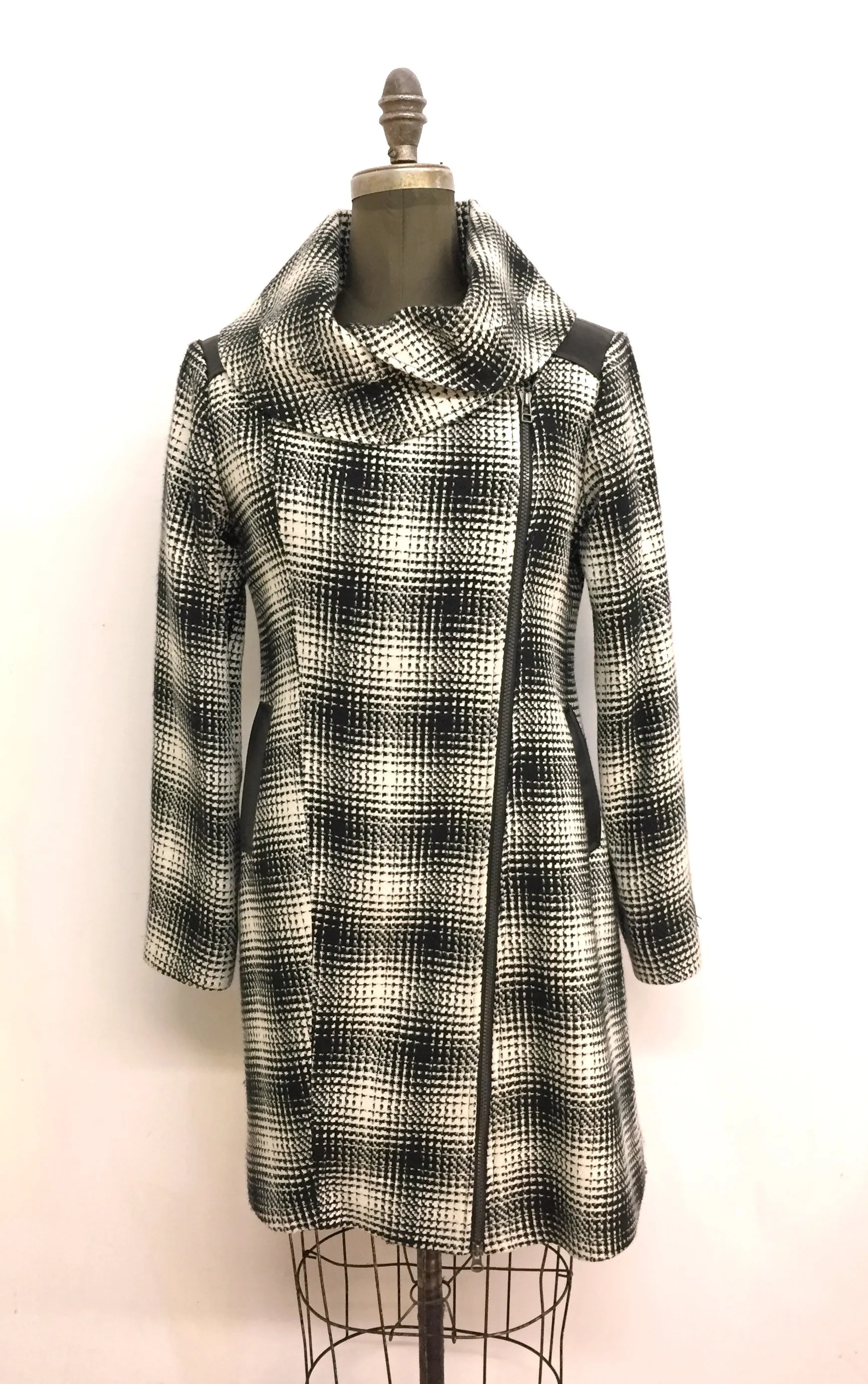 Mila Coat - 100% Pure Virgin Wool