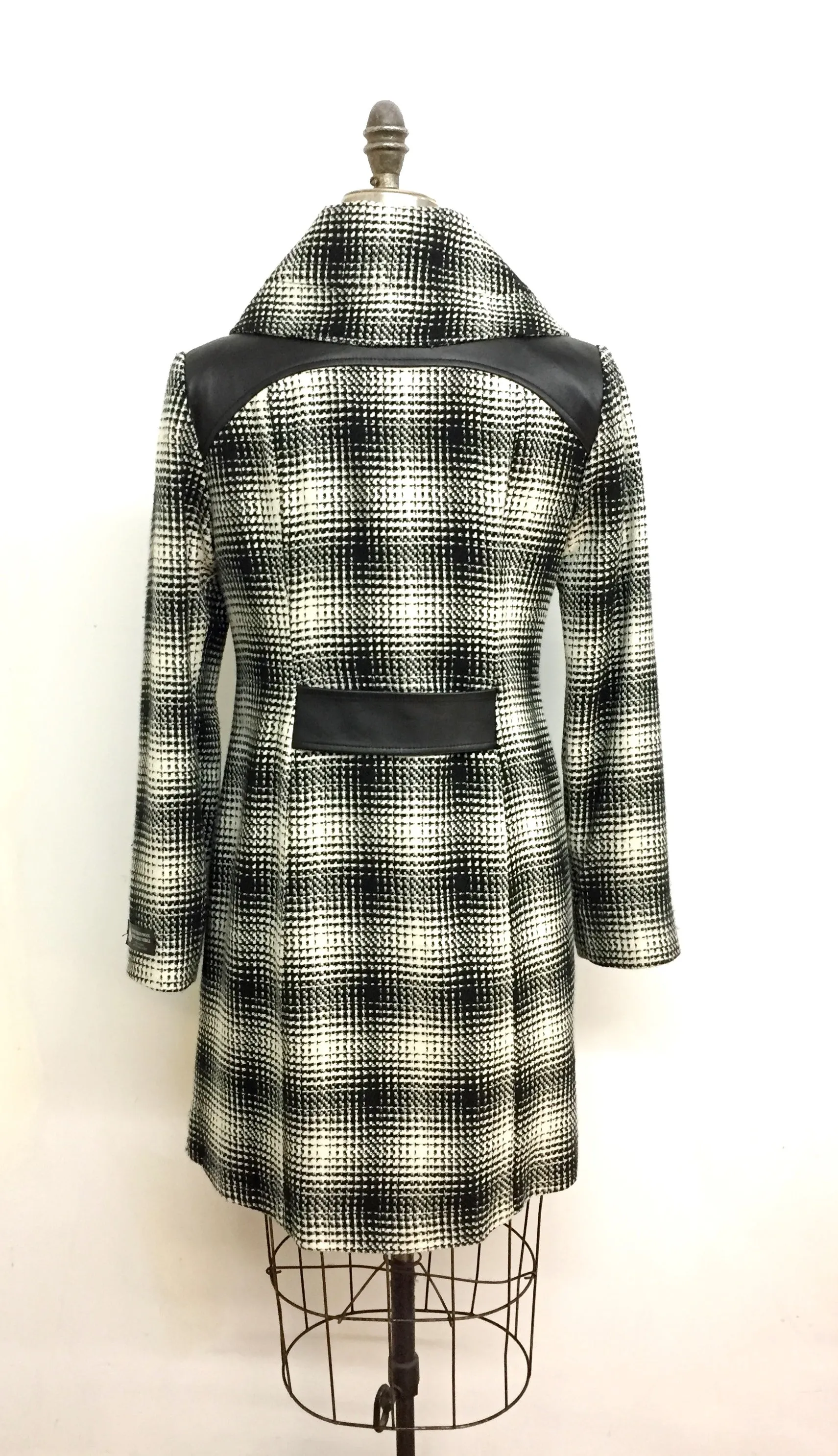 Mila Coat - 100% Pure Virgin Wool