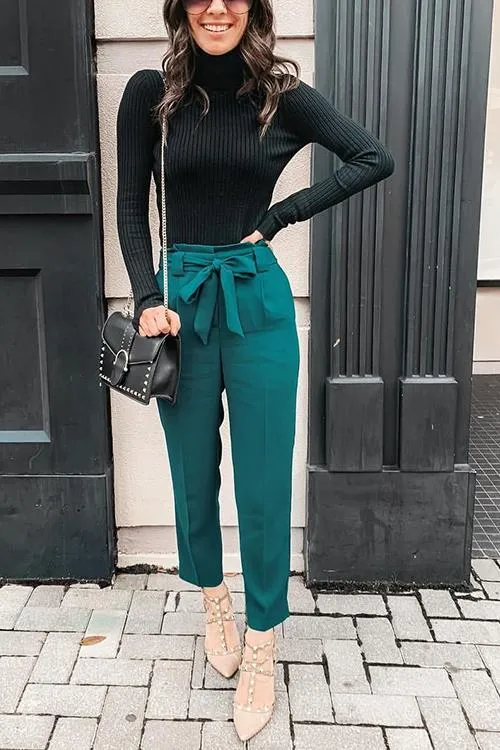 Pockets Belted Straight-leg Pants